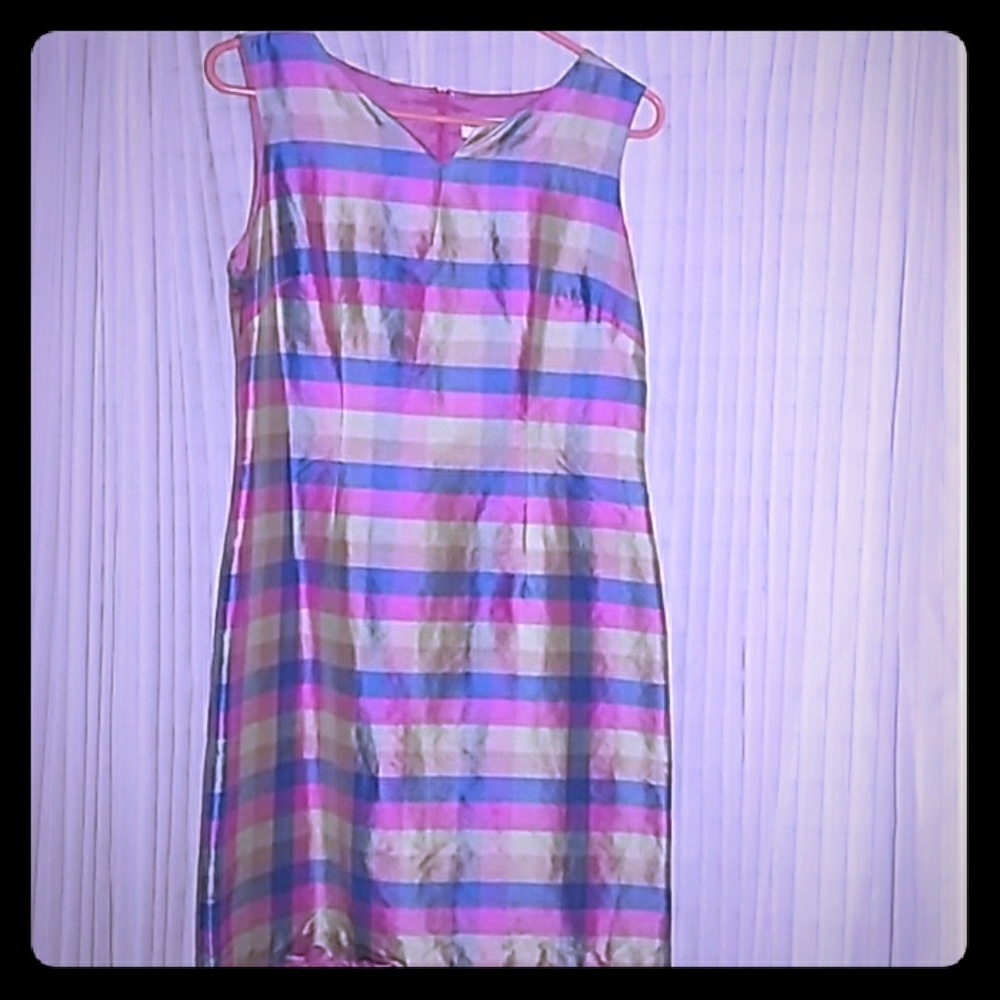 Very pretty🤑 shift dress Price Firm 5/$20